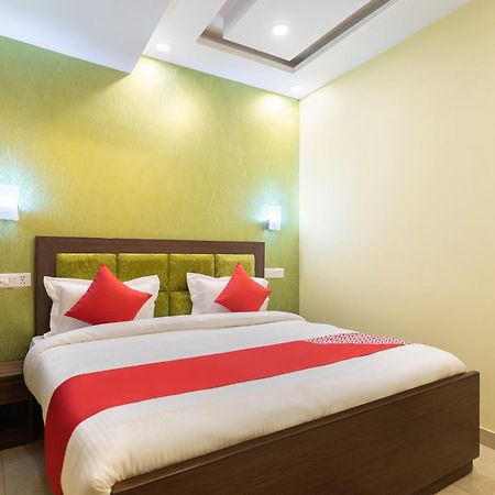 Super Oyo Hotel O Red Stone Inn New Delhi Exterior photo